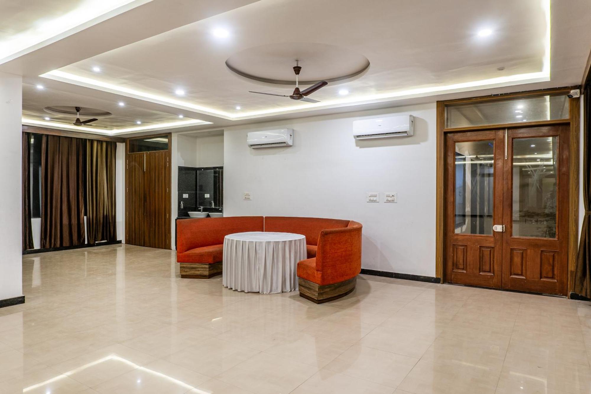 Hotel Treebo Spirit Residency Udaipur Esterno foto