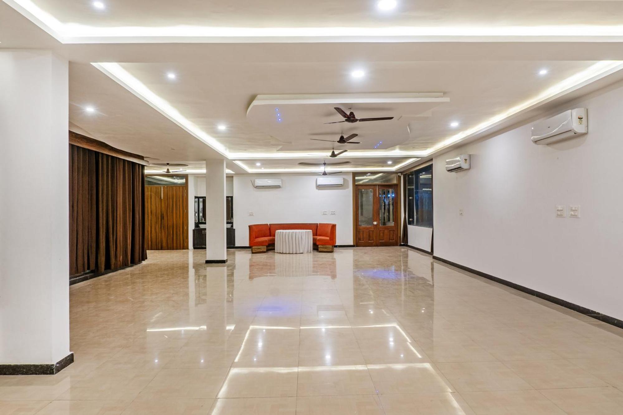 Hotel Treebo Spirit Residency Udaipur Esterno foto
