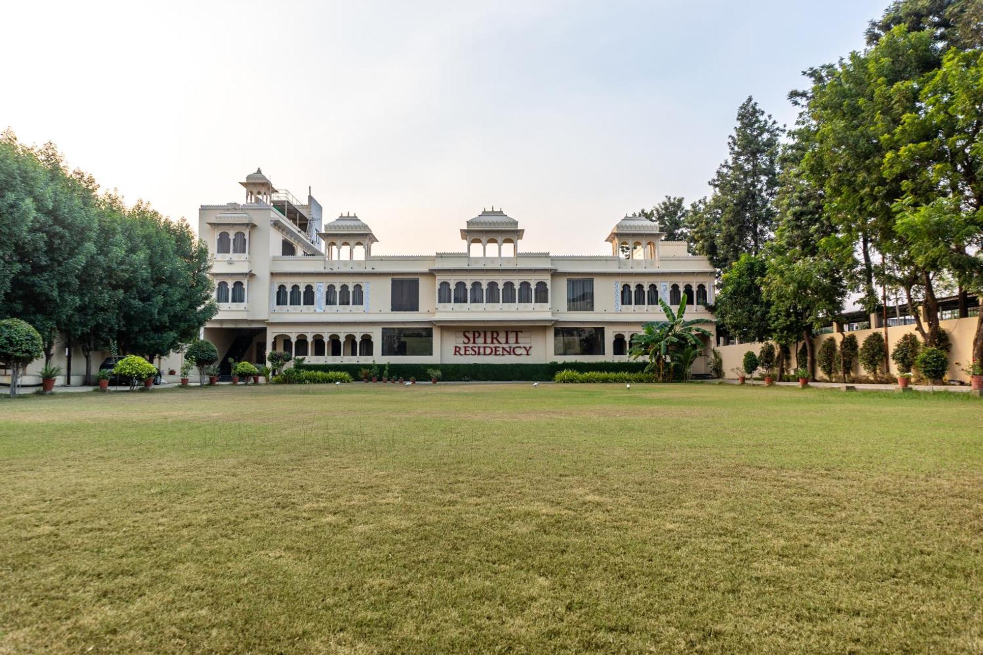 Hotel Treebo Spirit Residency Udaipur Esterno foto