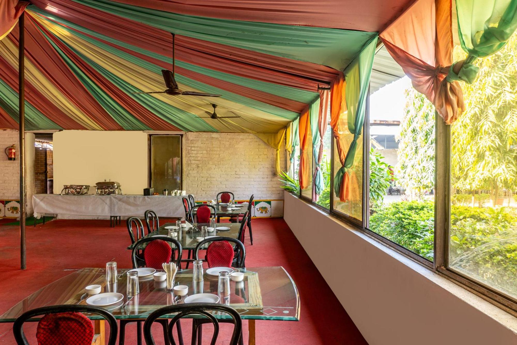 Hotel Treebo Spirit Residency Udaipur Esterno foto